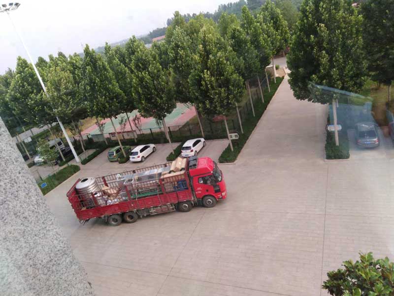 河南新乡桶装水生产线发货！